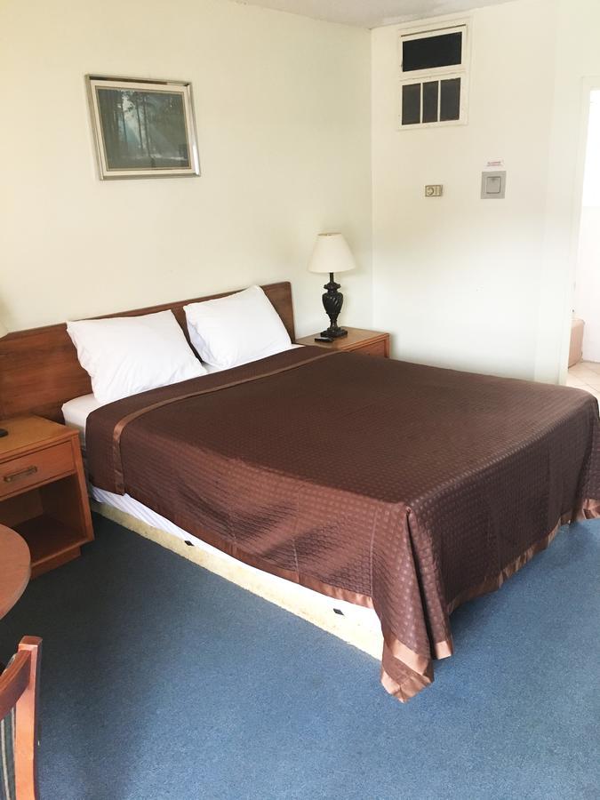 Village Motel Ellenville Eksteriør billede